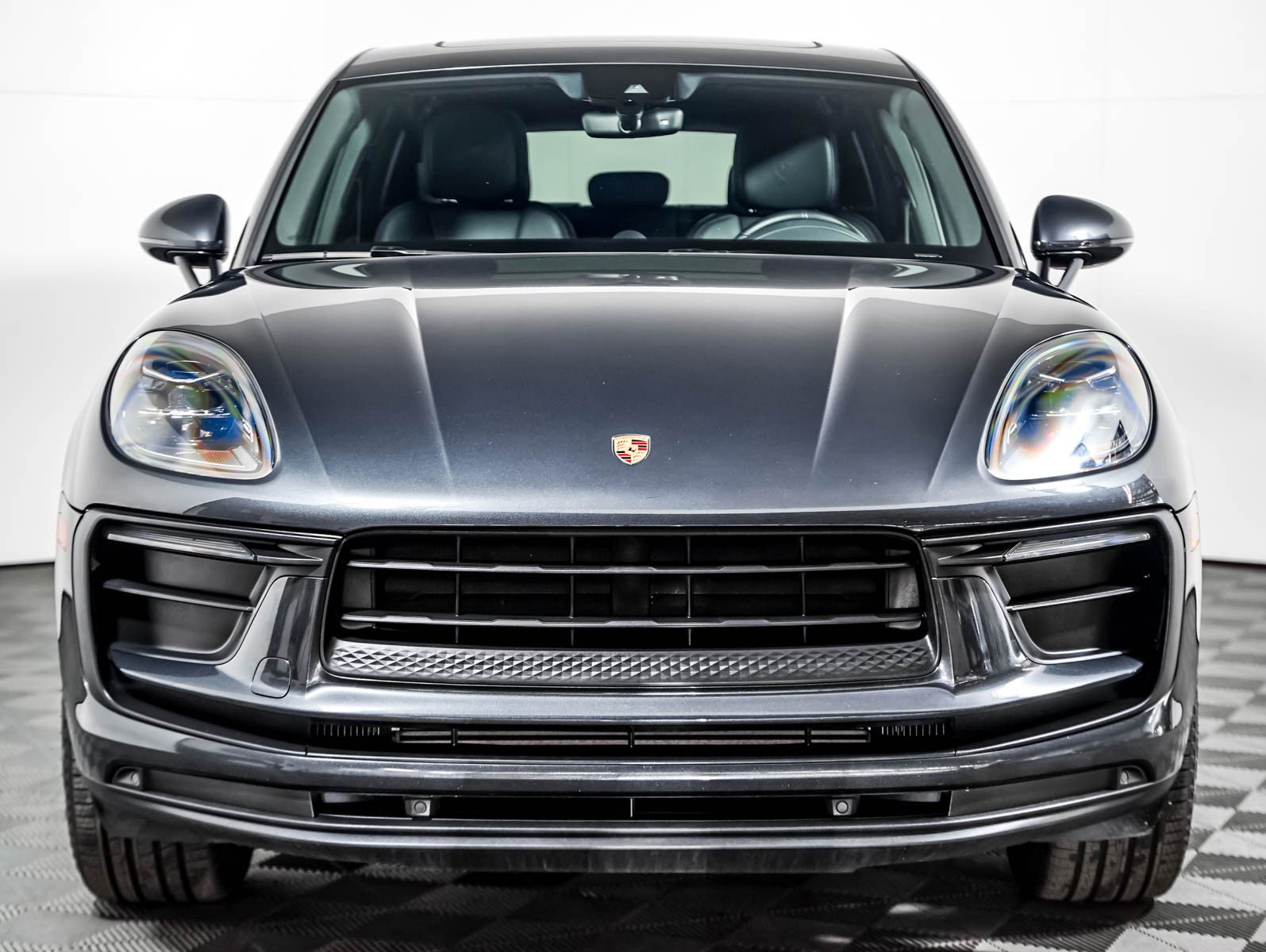 Certified 2022 Porsche Macan AWD/4WD image 7