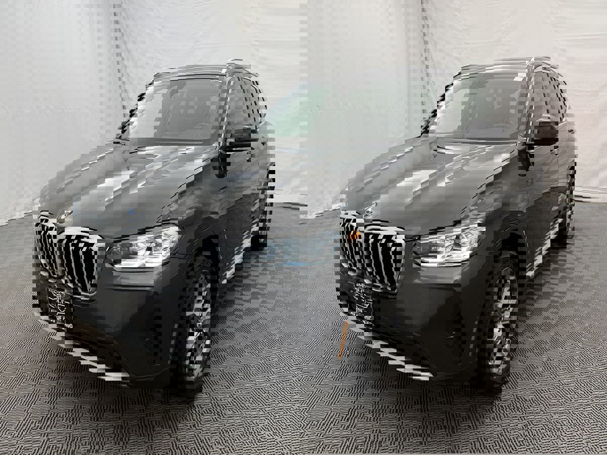 Used 2024 BMW X3 xDrive30i image 2