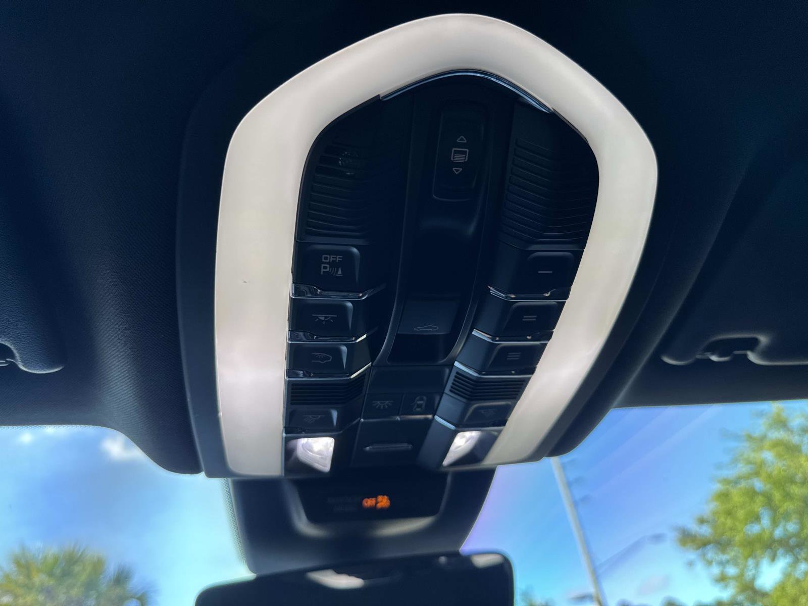 Used 2020 Porsche Macan S AWD/4WD image 28