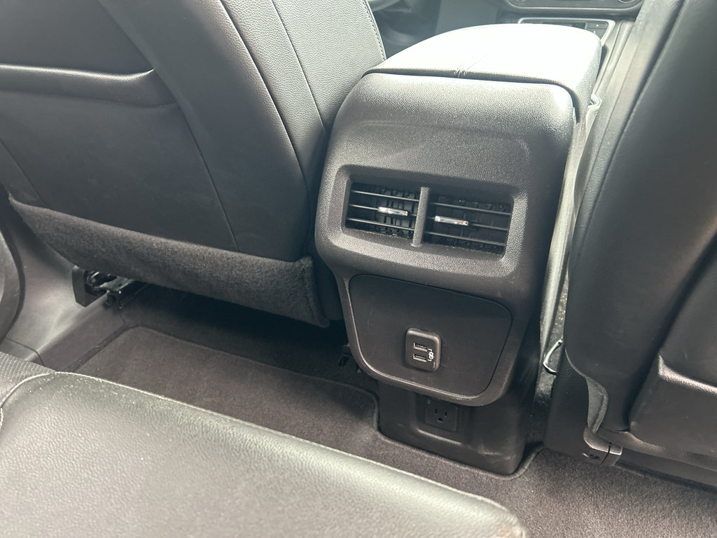 Used 2024 GMC Terrain SLT FWD image 19