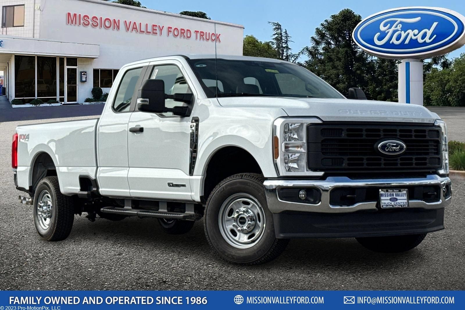 New 2026 Ford F350 XL w/ FX4 Off-Road Package