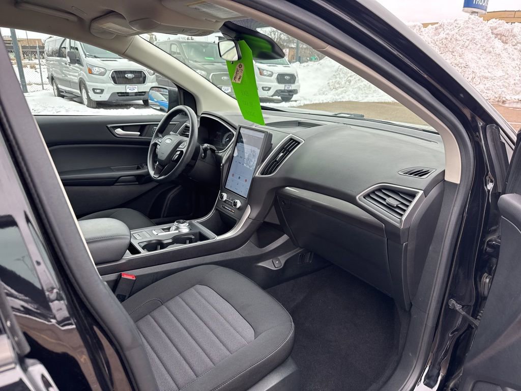 Used 2021 Ford Edge SE image 33