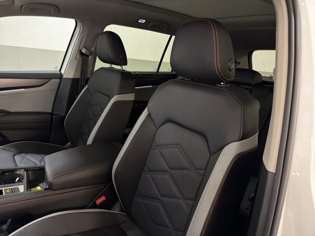 Certified 2026 Volkswagen Atlas Peak Edition AWD/4WD image 14