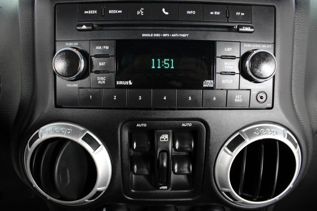 Used 2015 Jeep Wrangler Unlimited Sport image 3