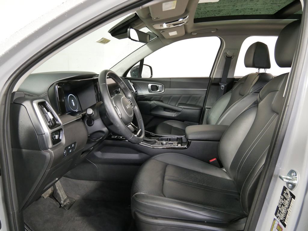 Used 2023 Kia Sorento SX image 16