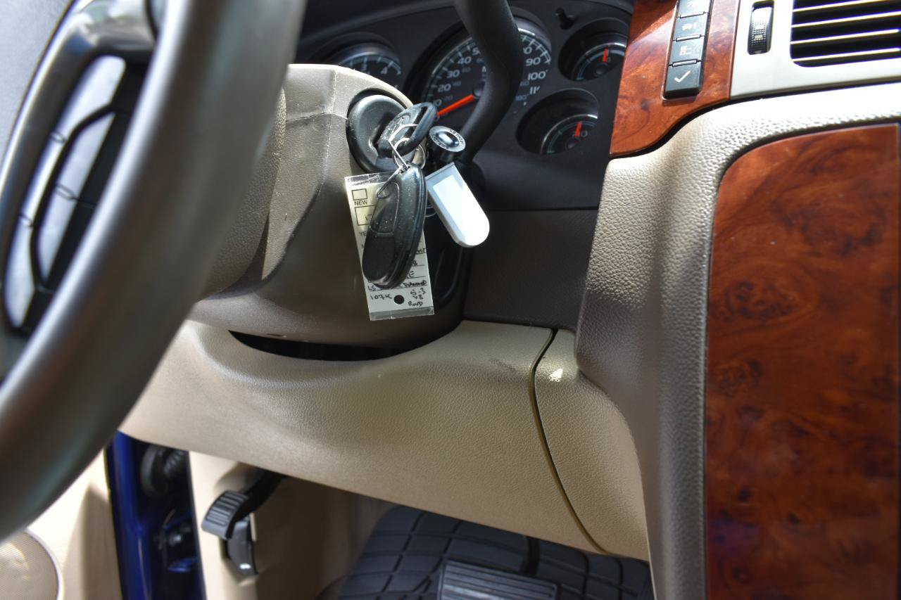 Used 2013 Chevrolet Avalanche LS RWD image 40