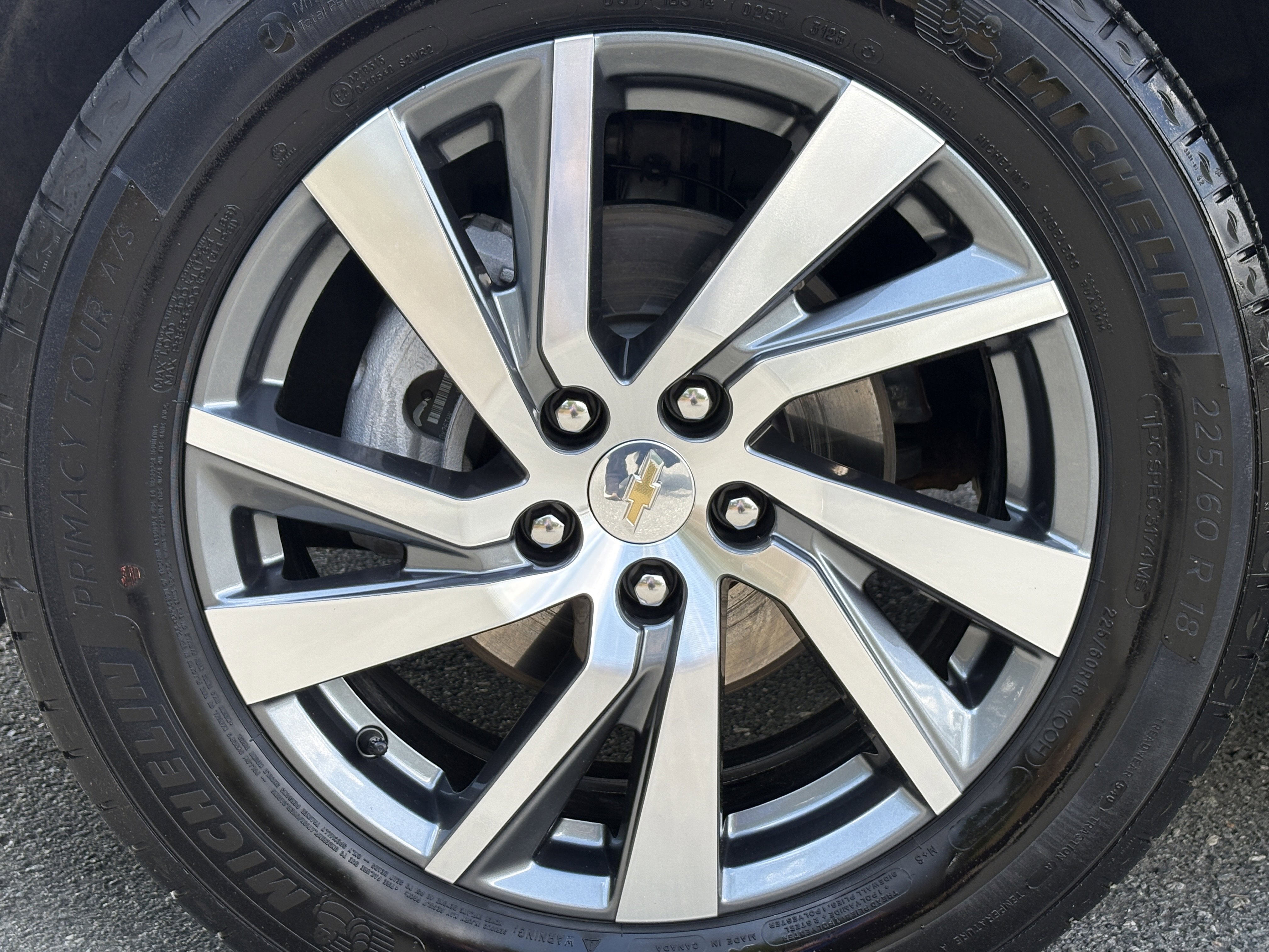 Used 2024 Chevrolet Equinox LT w/ LPO, Floor Liner Package FWD image 7