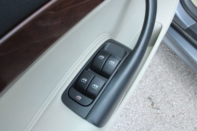 Used 2008 Saab 9-3 2.0T w/ Moonroof Package FWD image 11