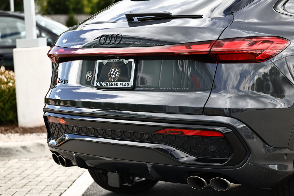 New 2026 Audi SQ5 Prestige AWD/4WD image 9
