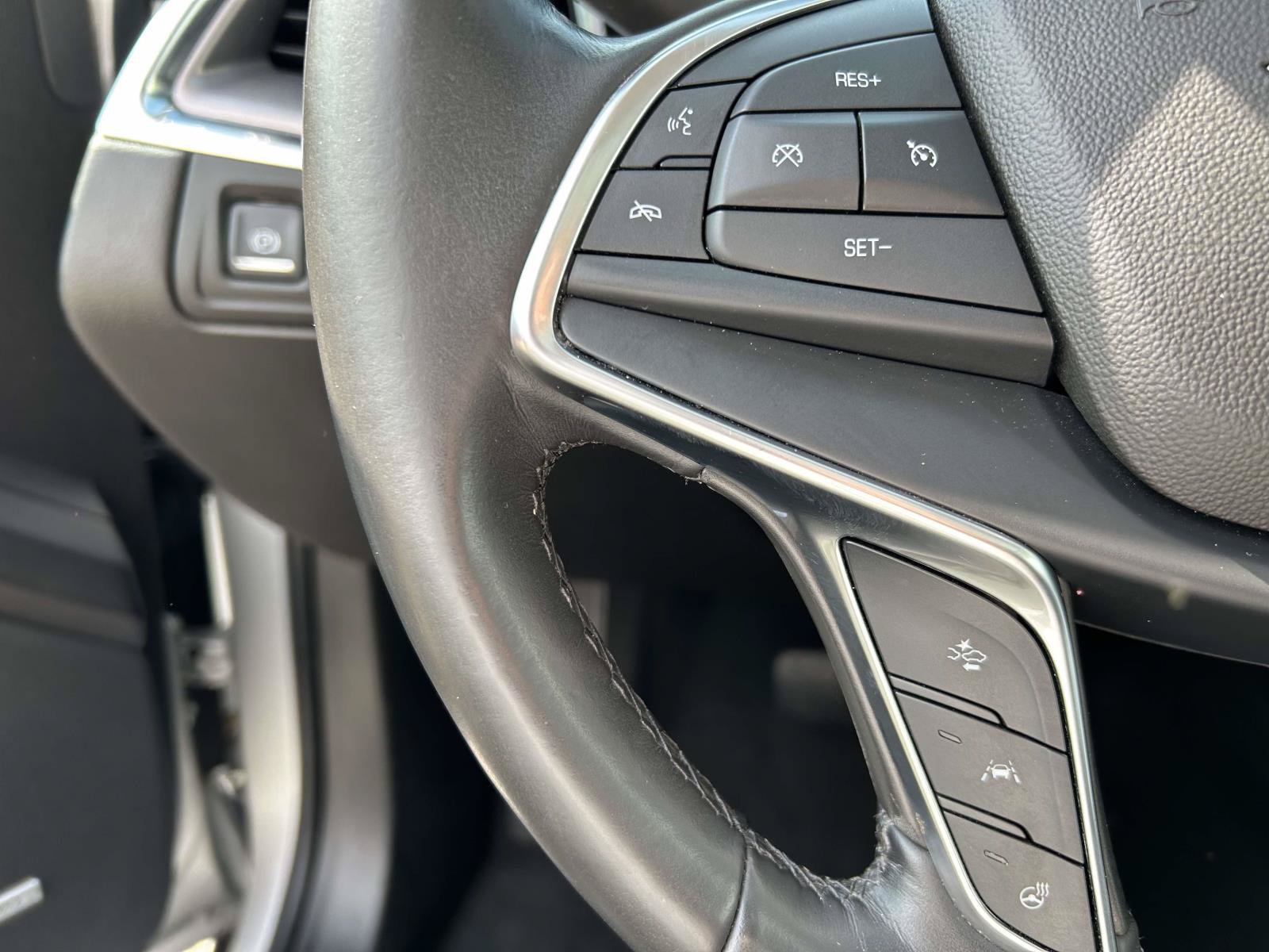 Used 2018 Cadillac XT5 Premium Luxury FWD image 23