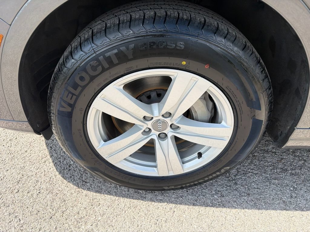 Used 2019 Audi Q7 2.0T Premium AWD/4WD image 11