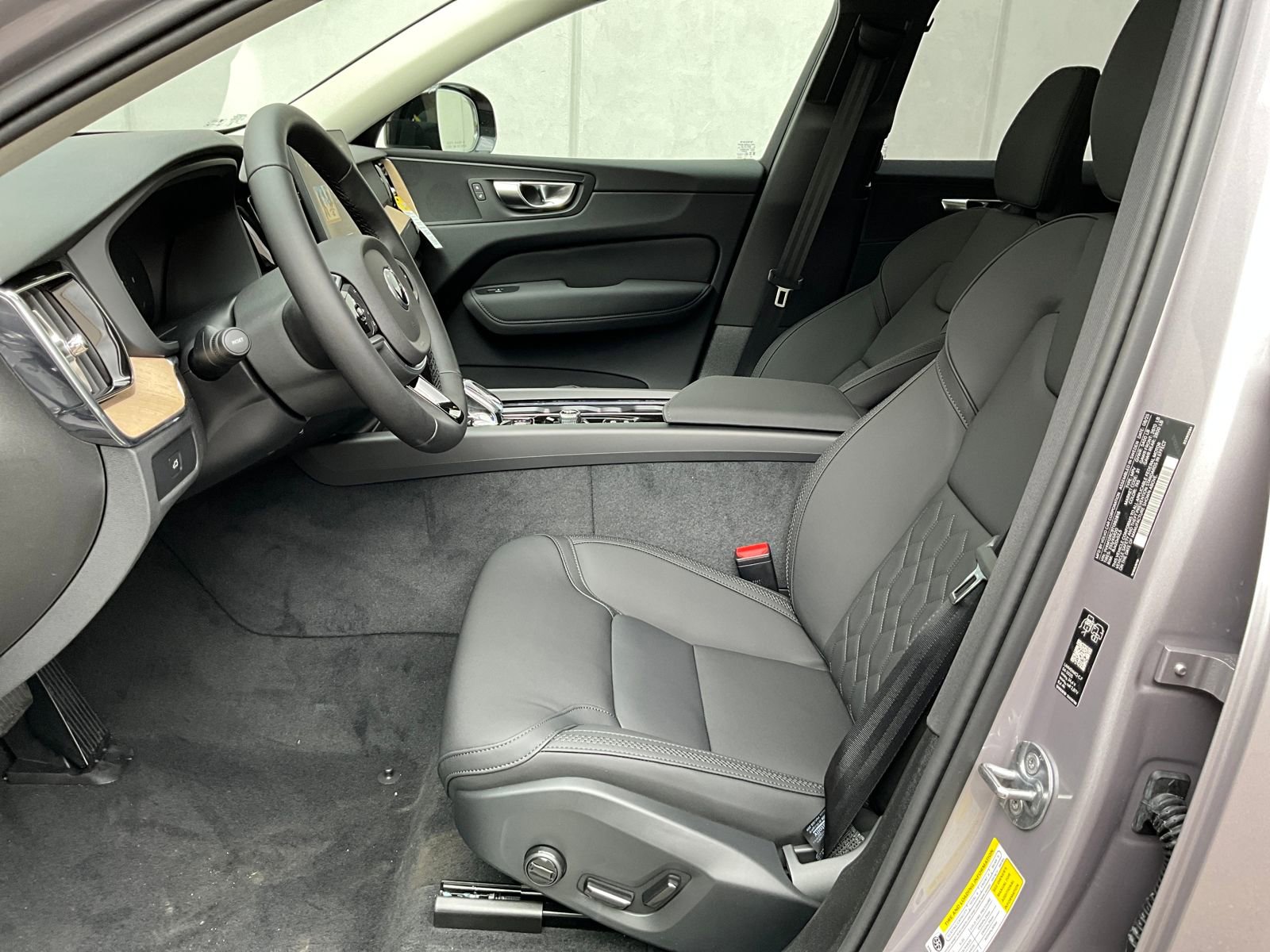 New 2026 Volvo XC60 B5 Plus w/ Protection Package Premier image 9