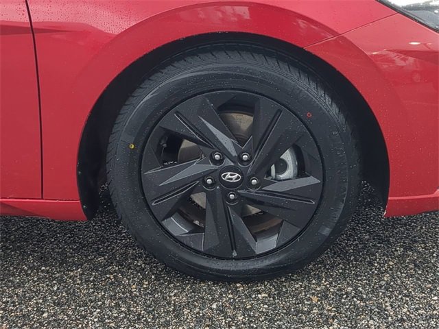 Used 2021 Hyundai Elantra SEL image 11