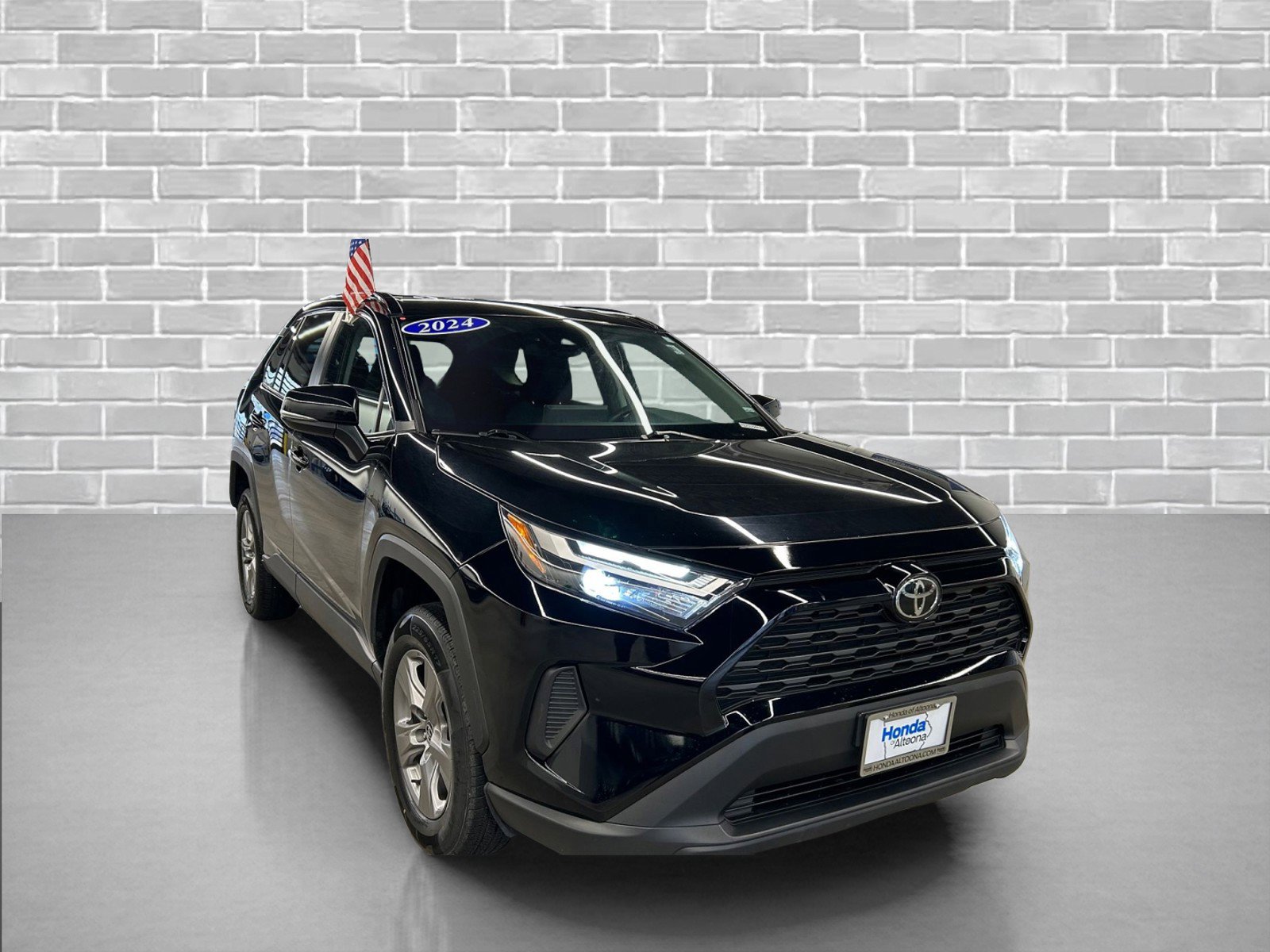 Used 2024 Toyota RAV4 XLE image 7