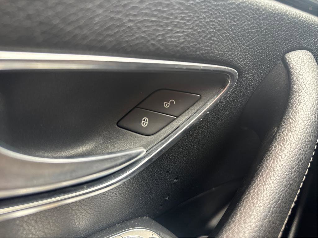 Used 2018 Mercedes-Benz E 300 image 33