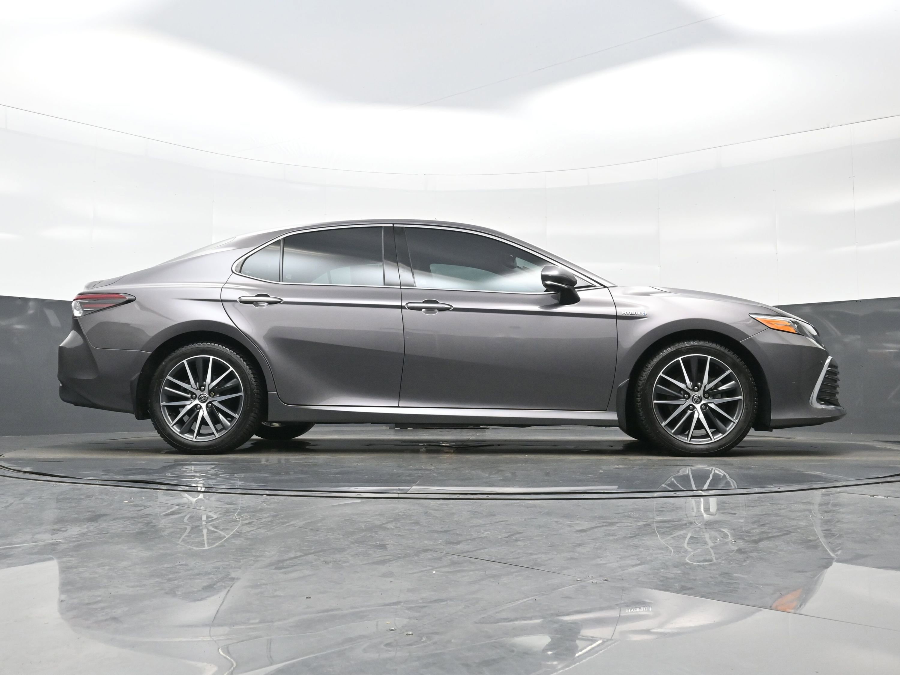 Used 2021 Toyota Camry XLE w/ Navigation Upgrade Package FWD image 35