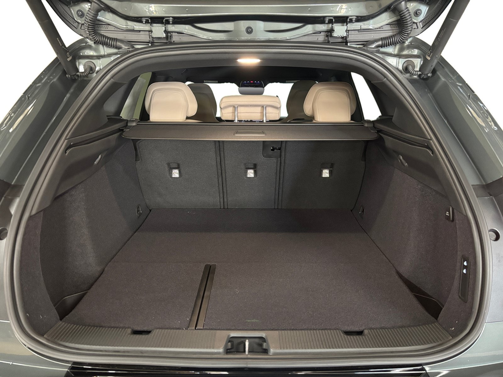 New 2027 Volvo EX60 Ultra AWD/4WD image 17