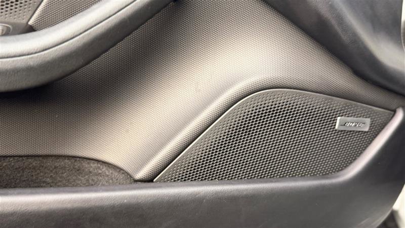 Used 2022 Porsche Taycan image 13