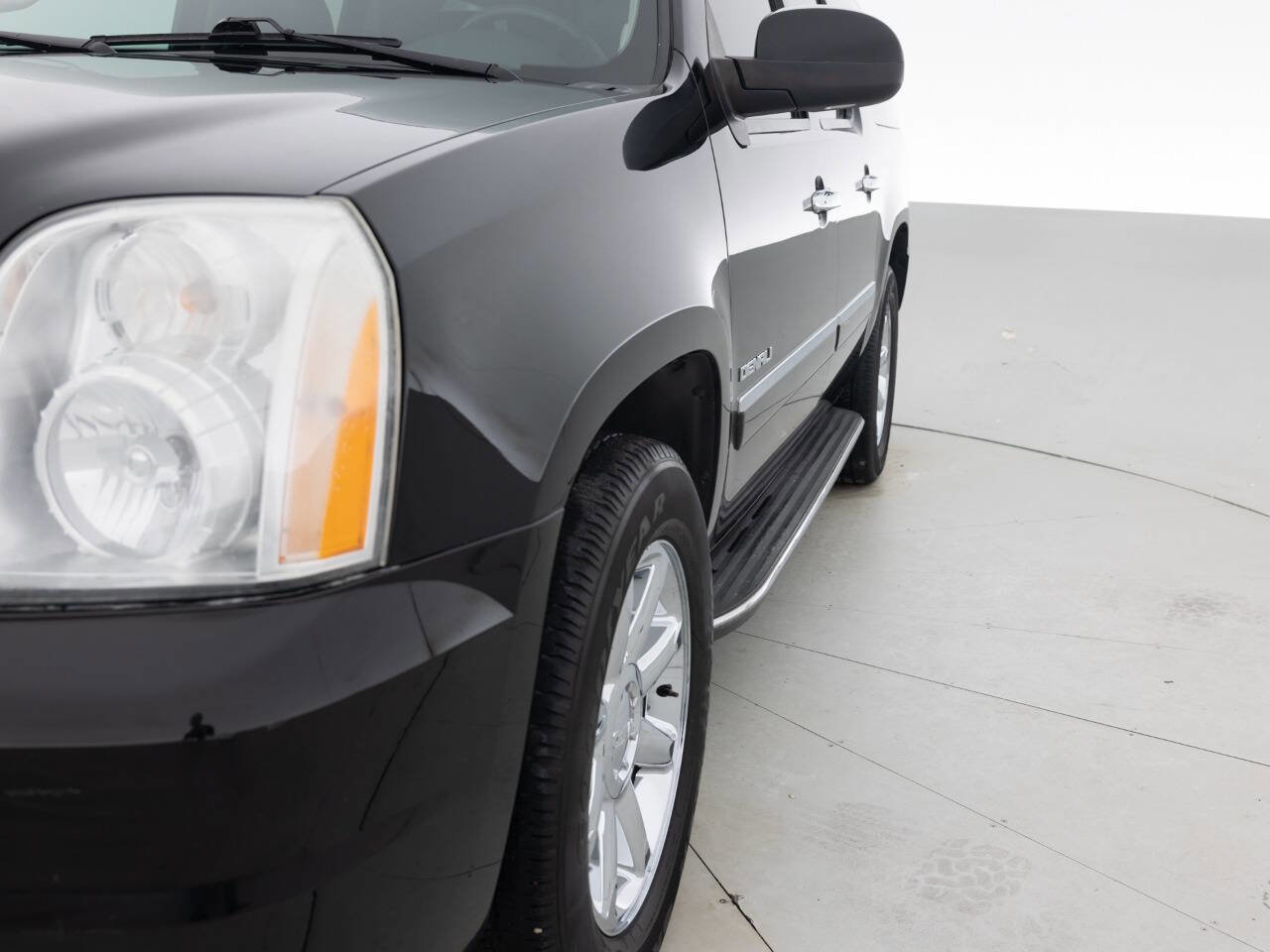 Used 2011 GMC Yukon XL Denali image 12