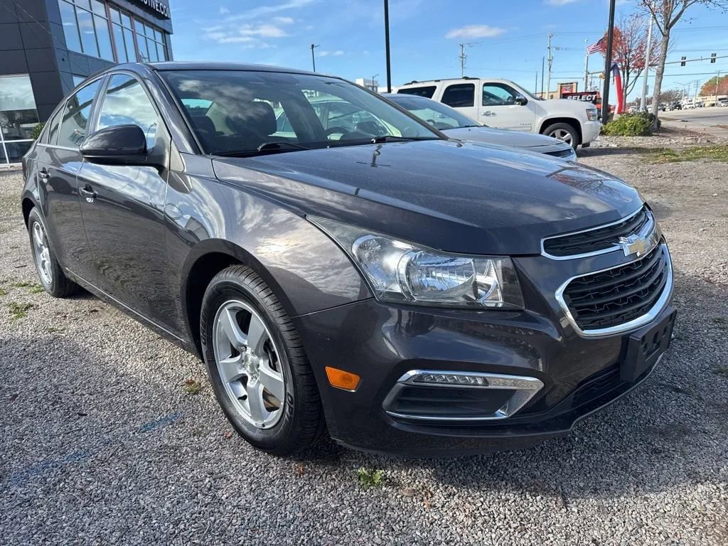 Used 2016 Chevrolet Cruze LT w/ Technology Package image 5