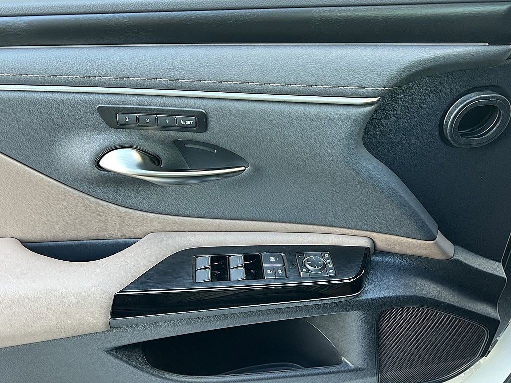 New 2025 Lexus ES 350 w/ Premium Package image 20