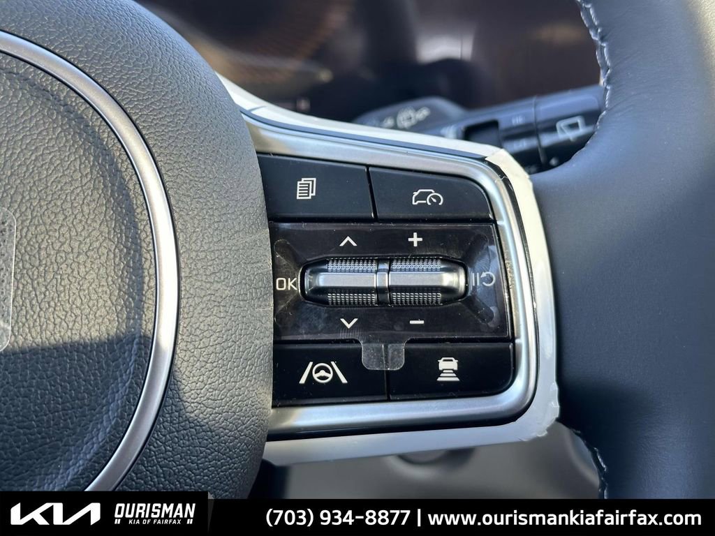 Certified 2025 Kia Sorento S w/ Panoramic Sunroof Package image 9