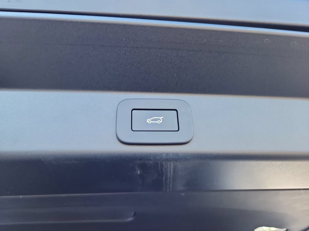 Used 2026 Land Rover Range Rover Sport SE AWD/4WD image 16