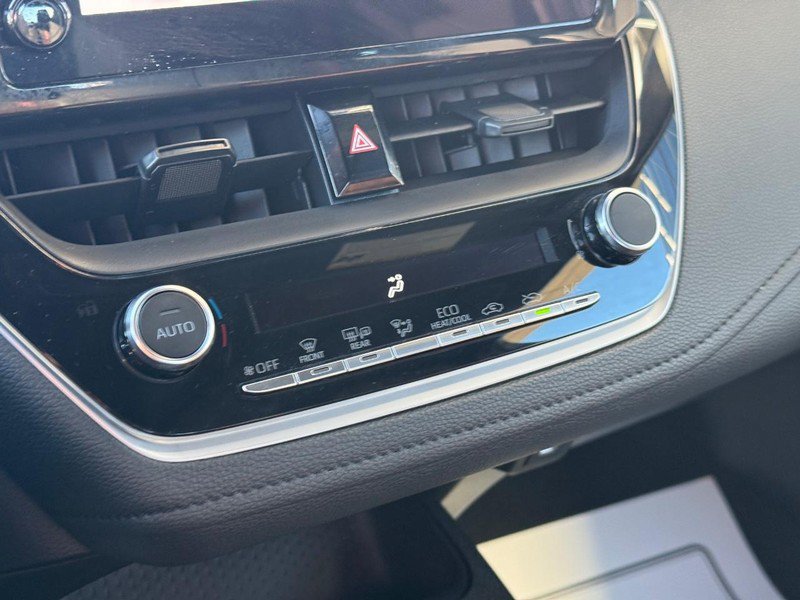Used 2024 Toyota Corolla SE w/ SE Convenience Package FWD image 28