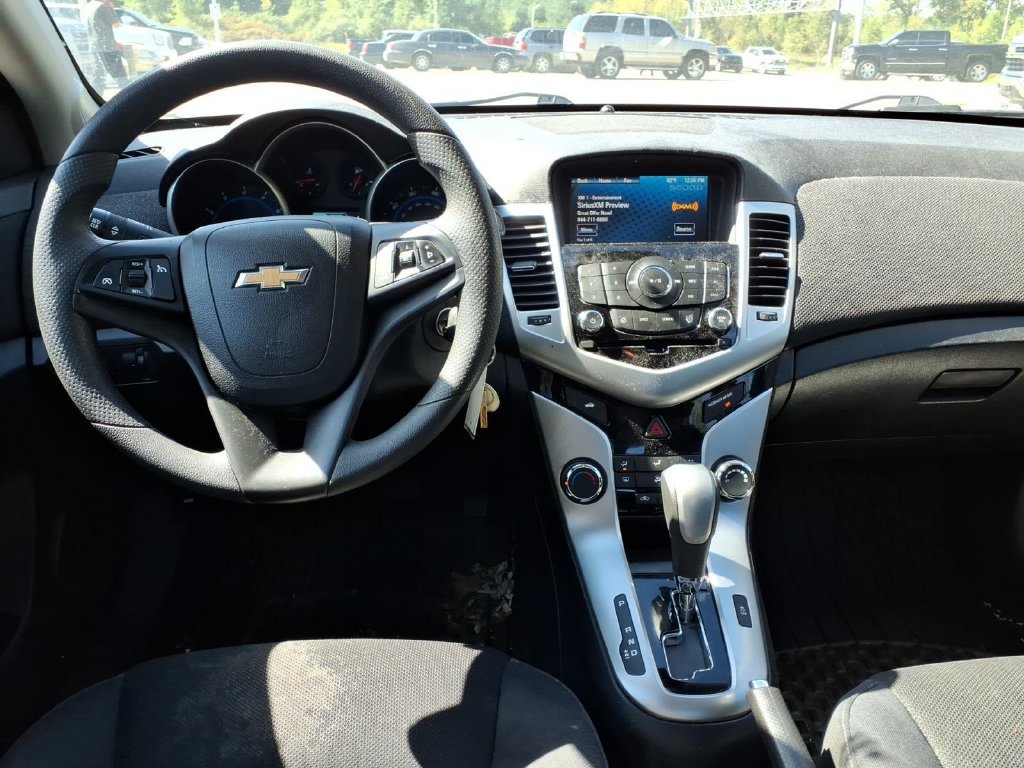 Used 2016 Chevrolet Cruze LT FWD image 27