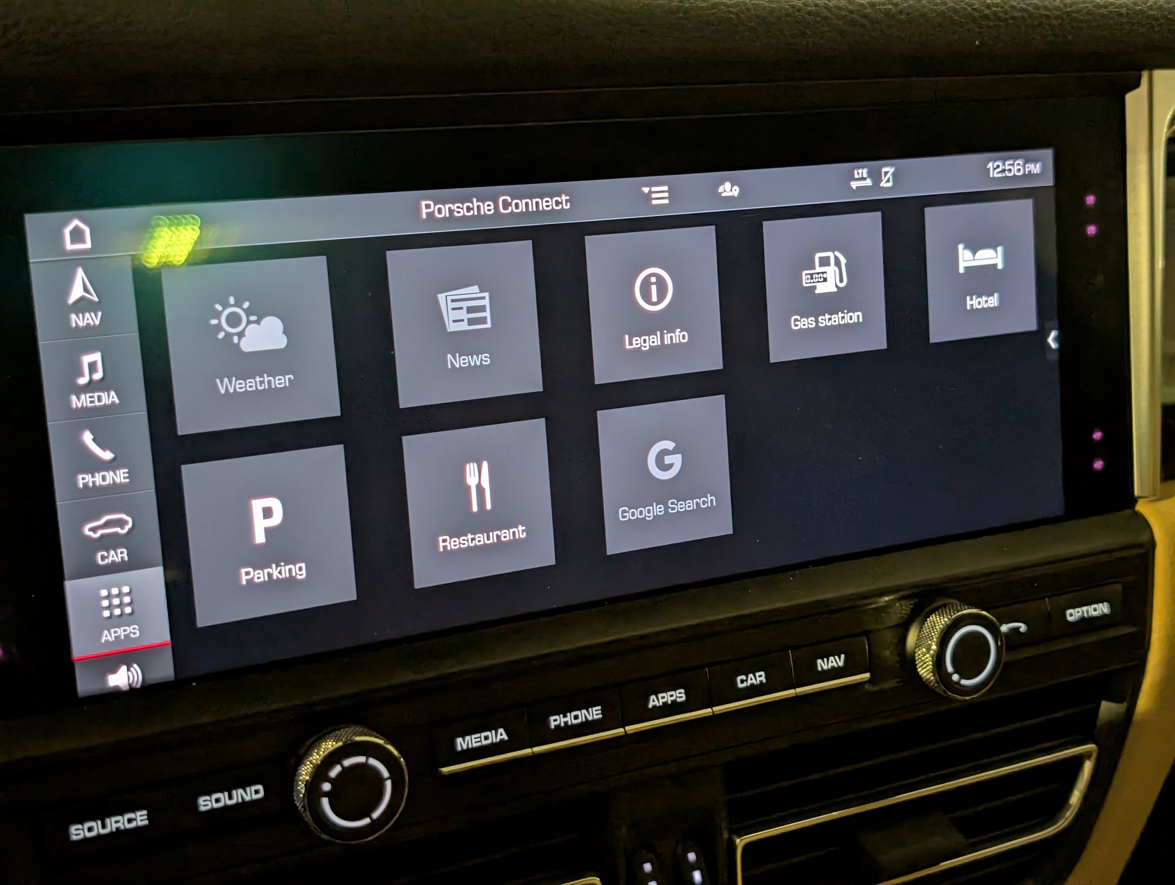 Used 2020 Porsche Macan image 34