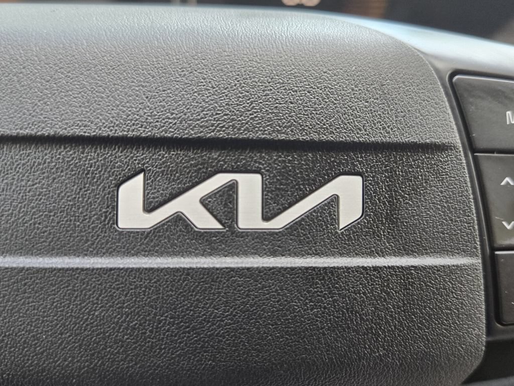 Used 2026 Kia Sportage EX FWD image 27