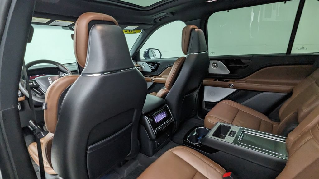 Used 2023 Lincoln Aviator Grand Touring w/ Equipment Group 301A AWD/4WD image 38