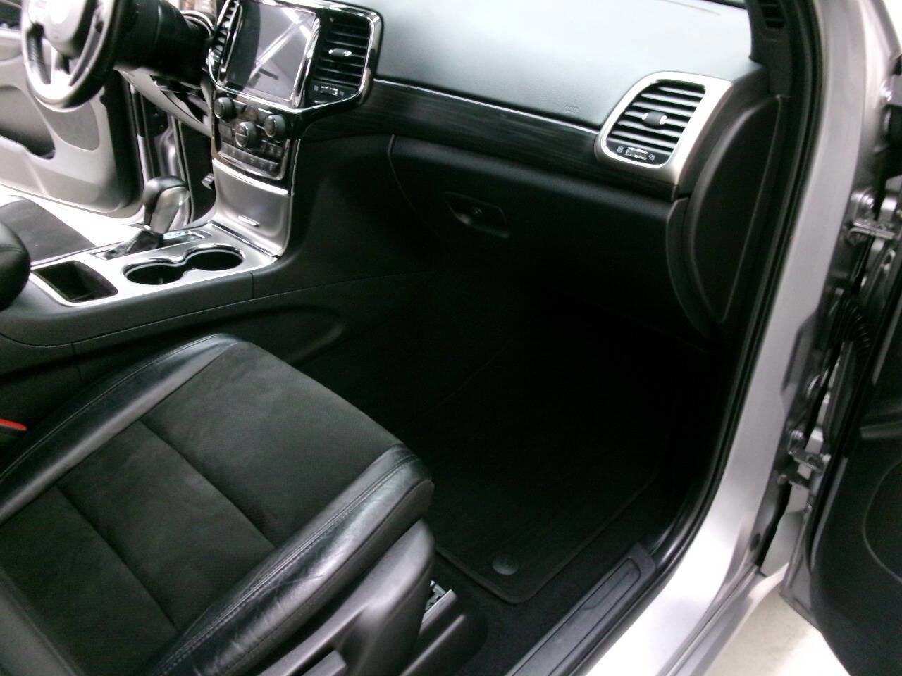 Used 2021 Jeep Grand Cherokee Laredo X image 21