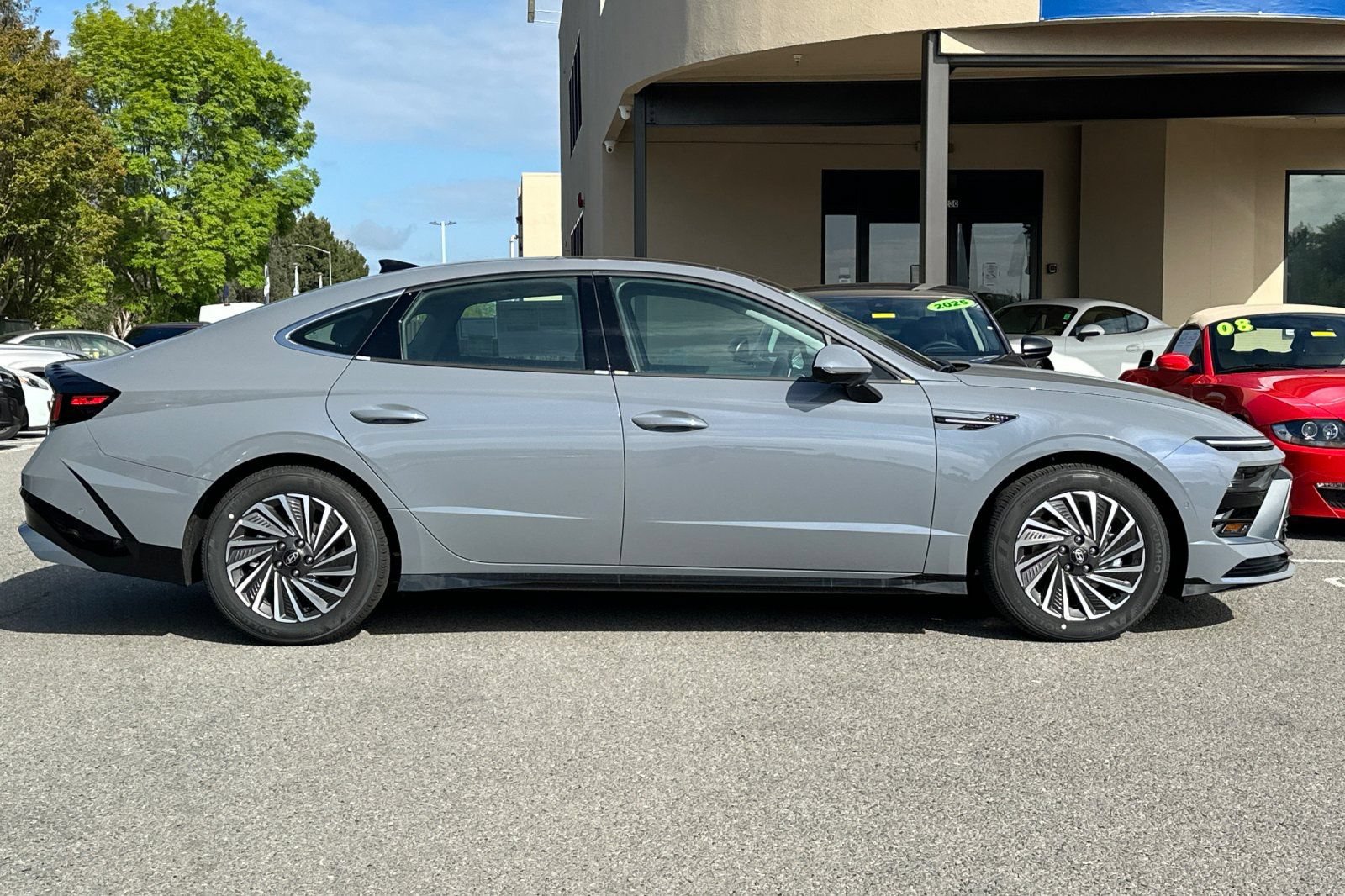 New 2026 Hyundai Sonata Limited FWD image 3