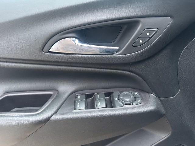Used 2020 Chevrolet Equinox LT image 18