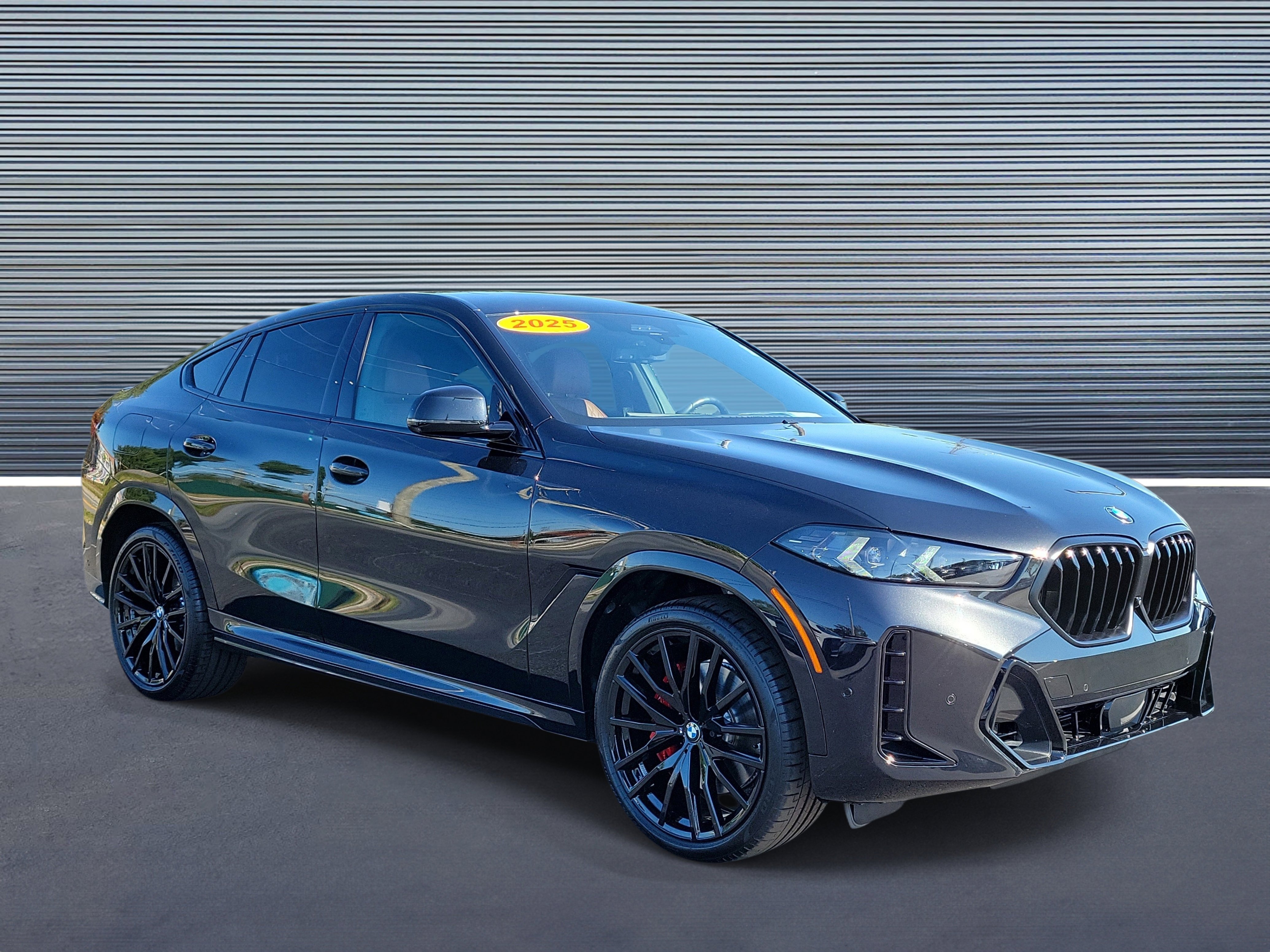 Used 2025 BMW X6 xDrive40i AWD/4WD image 2