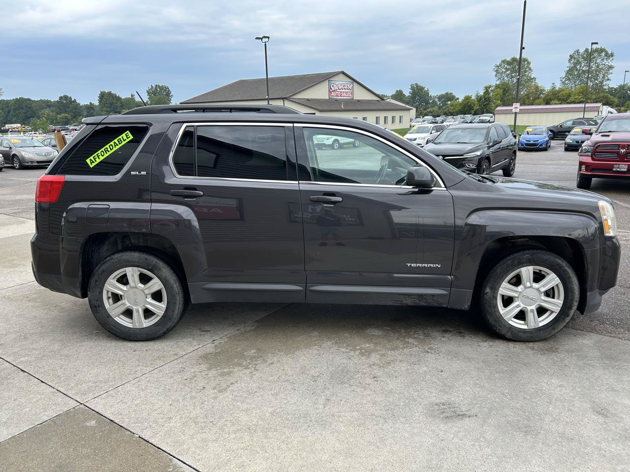 Used 2015 GMC Terrain SLE w/ Convenience Package AWD/4WD image 4