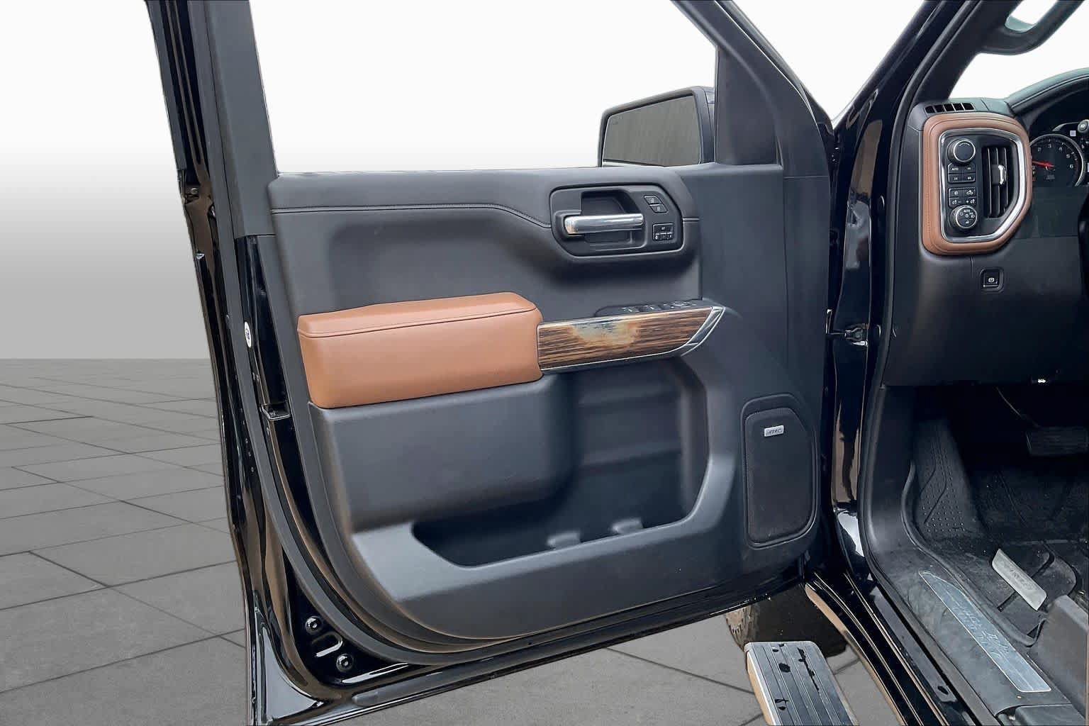Used 2019 Chevrolet Silverado 1500 High Country w/ Trailer Camera Package AWD/4WD image 21