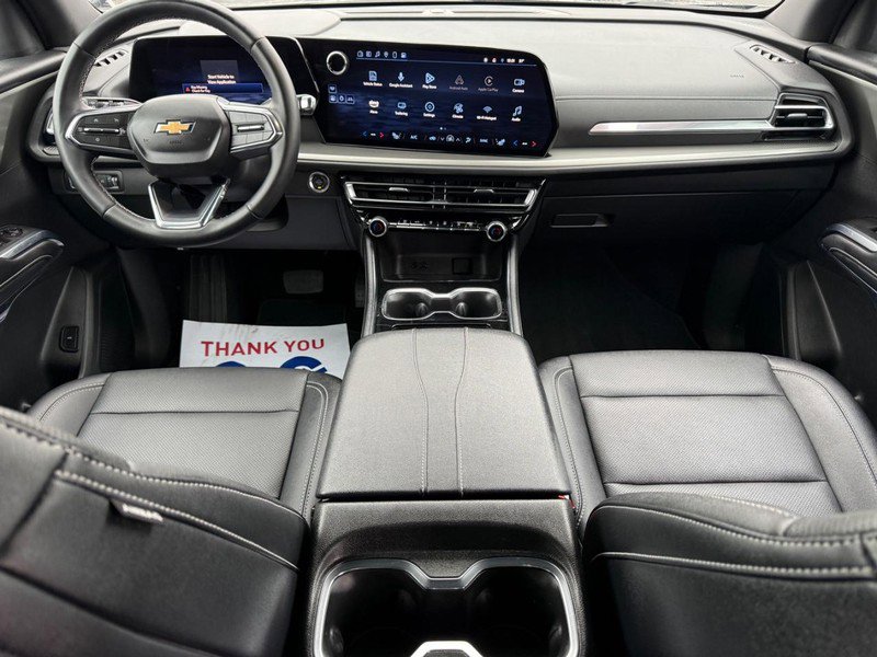 Used 2025 Chevrolet Traverse LT image 13