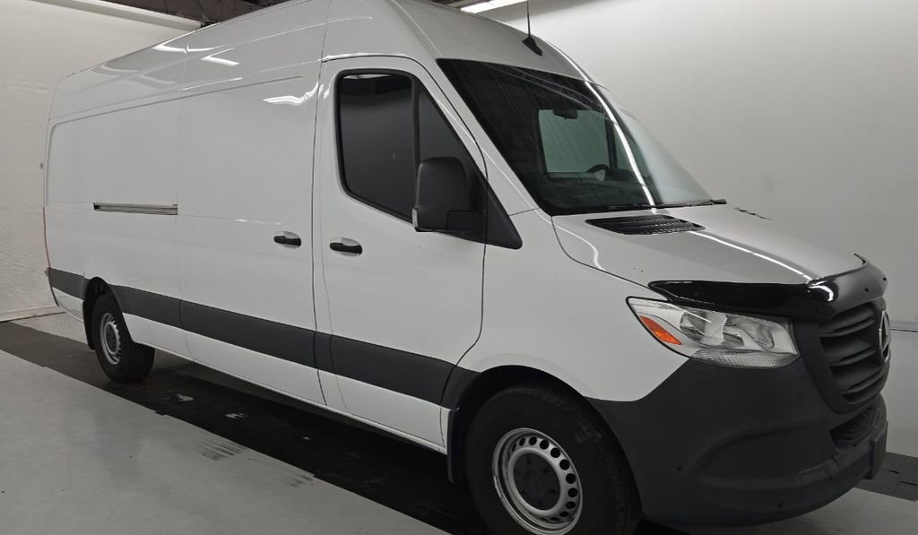 Used 2023 Mercedes-Benz Sprinter 2500 image 5