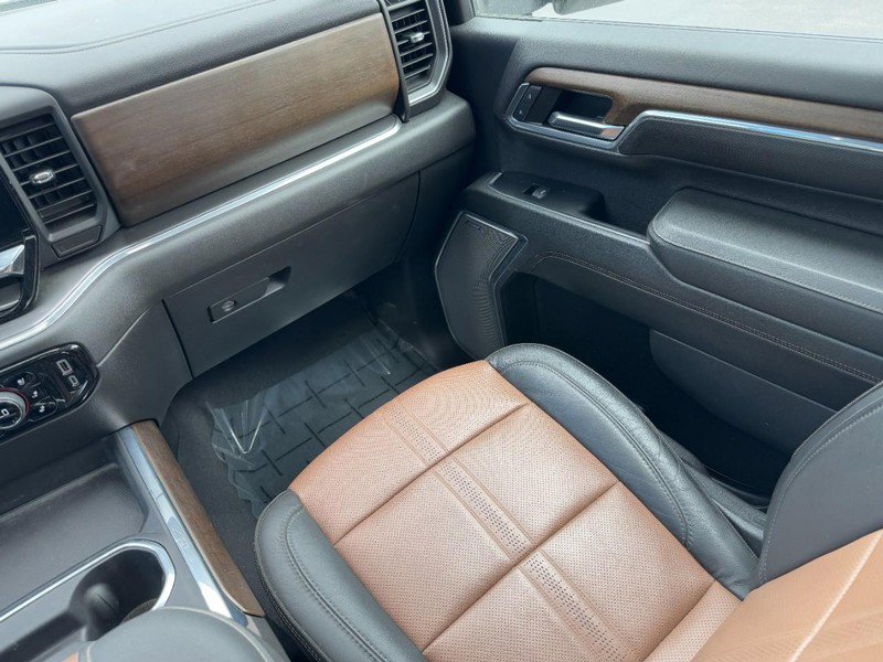 Used 2024 Chevrolet Silverado 3500 High Country w/ High Country Premium Package image 16