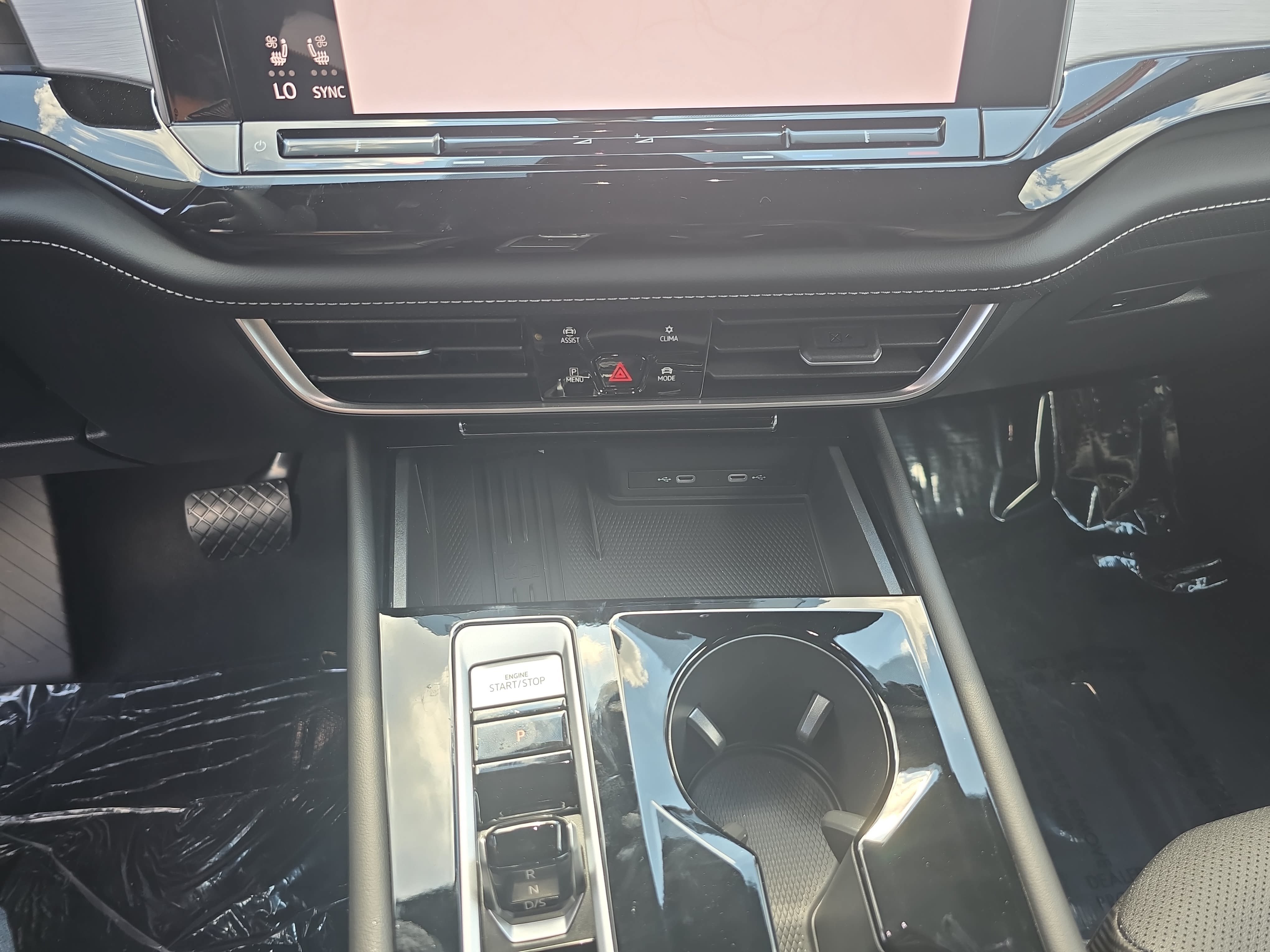 New 2026 Volkswagen Atlas Cross Sport SE FWD image 25