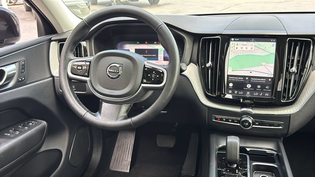 Certified 2025 Volvo XC60 B5 Plus AWD/4WD image 7