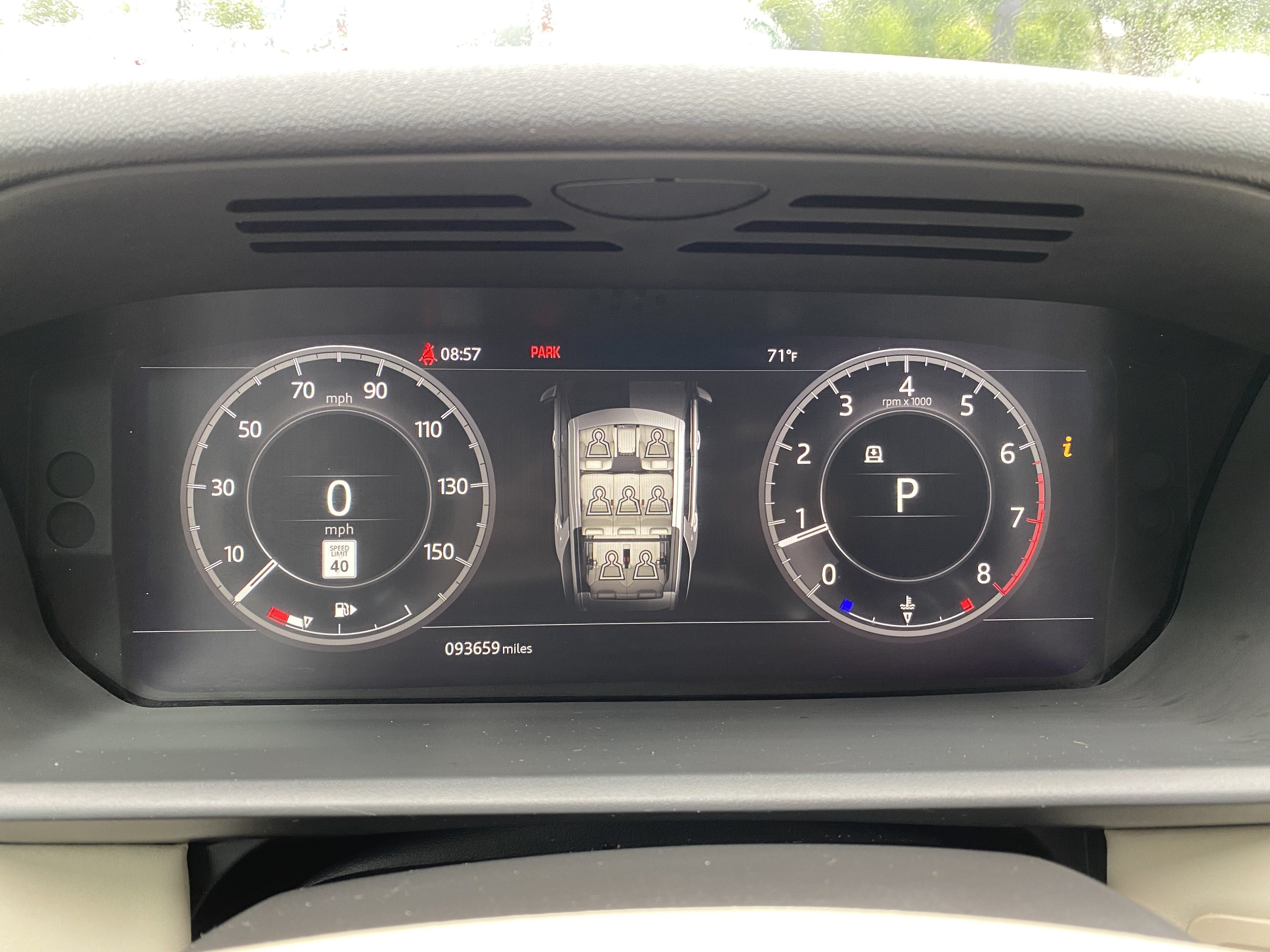 Used 2018 Land Rover Discovery HSE AWD/4WD image 19