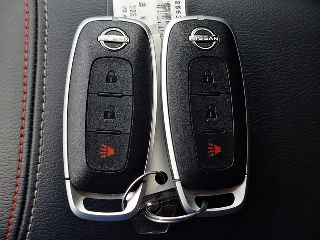 Certified 2025 Nissan Kicks SR FWD image 29