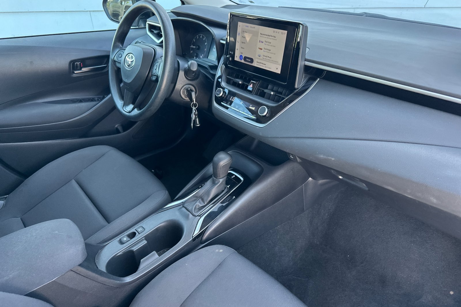 Used 2024 Toyota Corolla LE FWD image 15