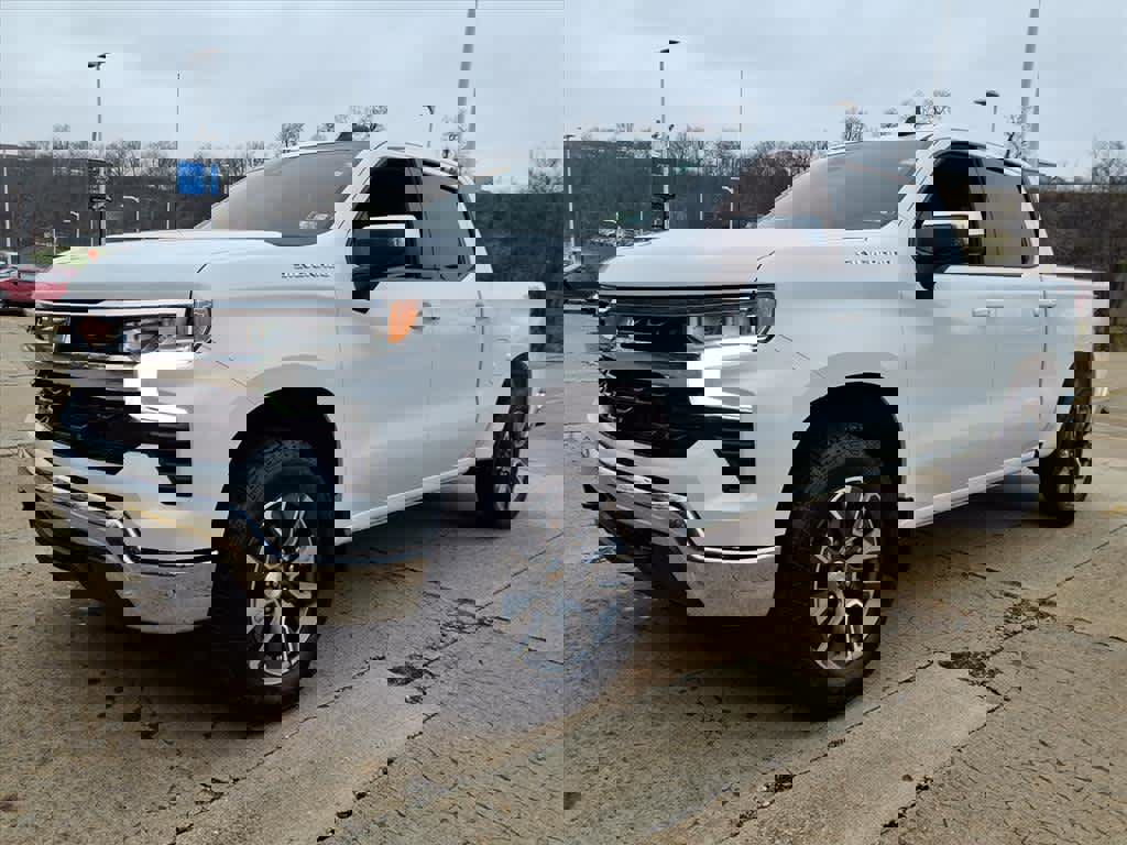 Used 2024 Chevrolet Silverado 1500 LT image 4