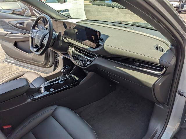 Used 2025 Buick Envista Sport Touring w/ Convenience I Package FWD image 19
