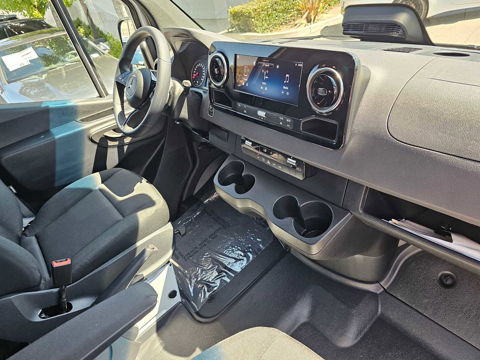 Used 2025 Mercedes-Benz Sprinter 2500 image 13