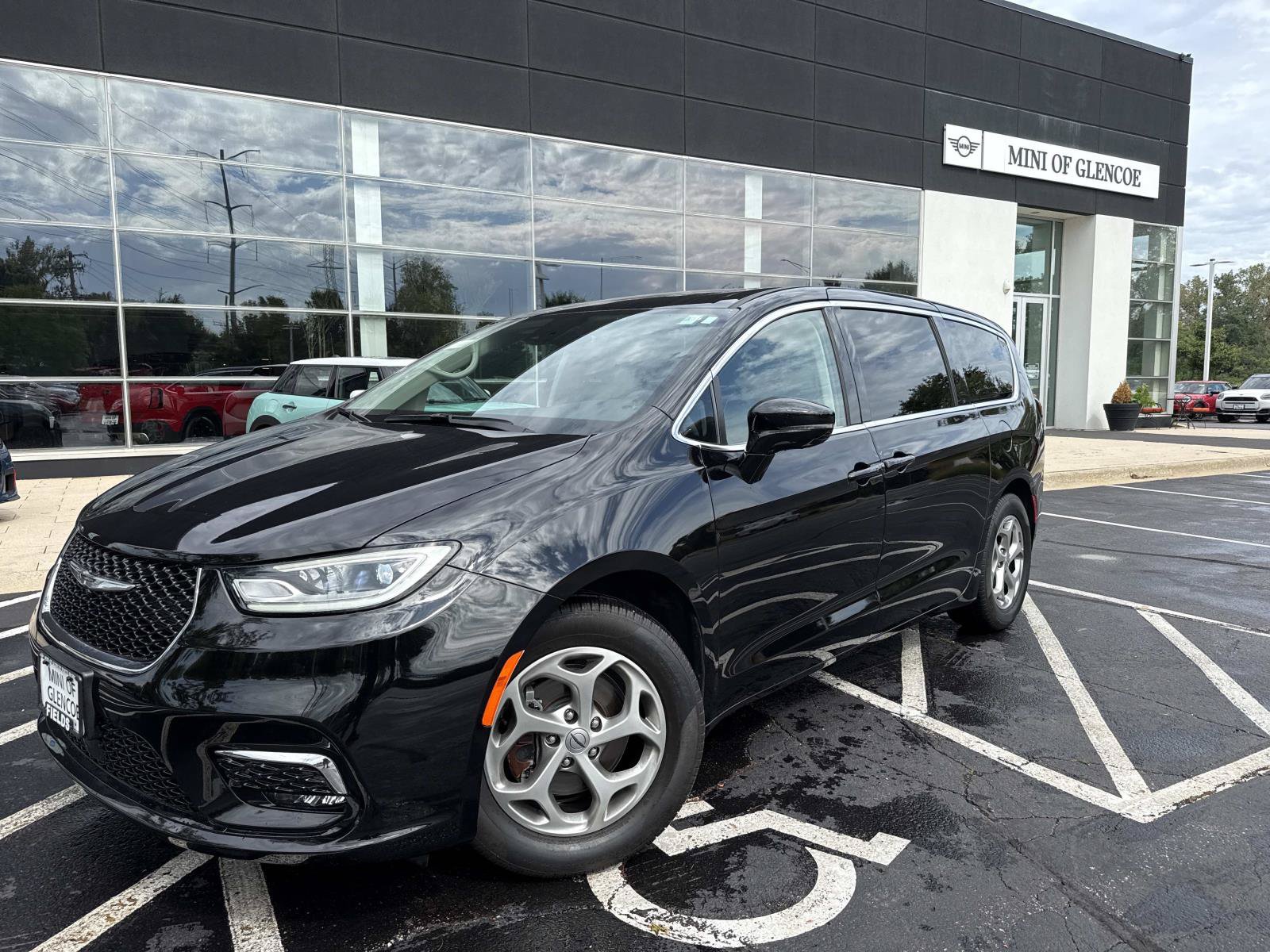 Used 2024 Chrysler Pacifica Limited